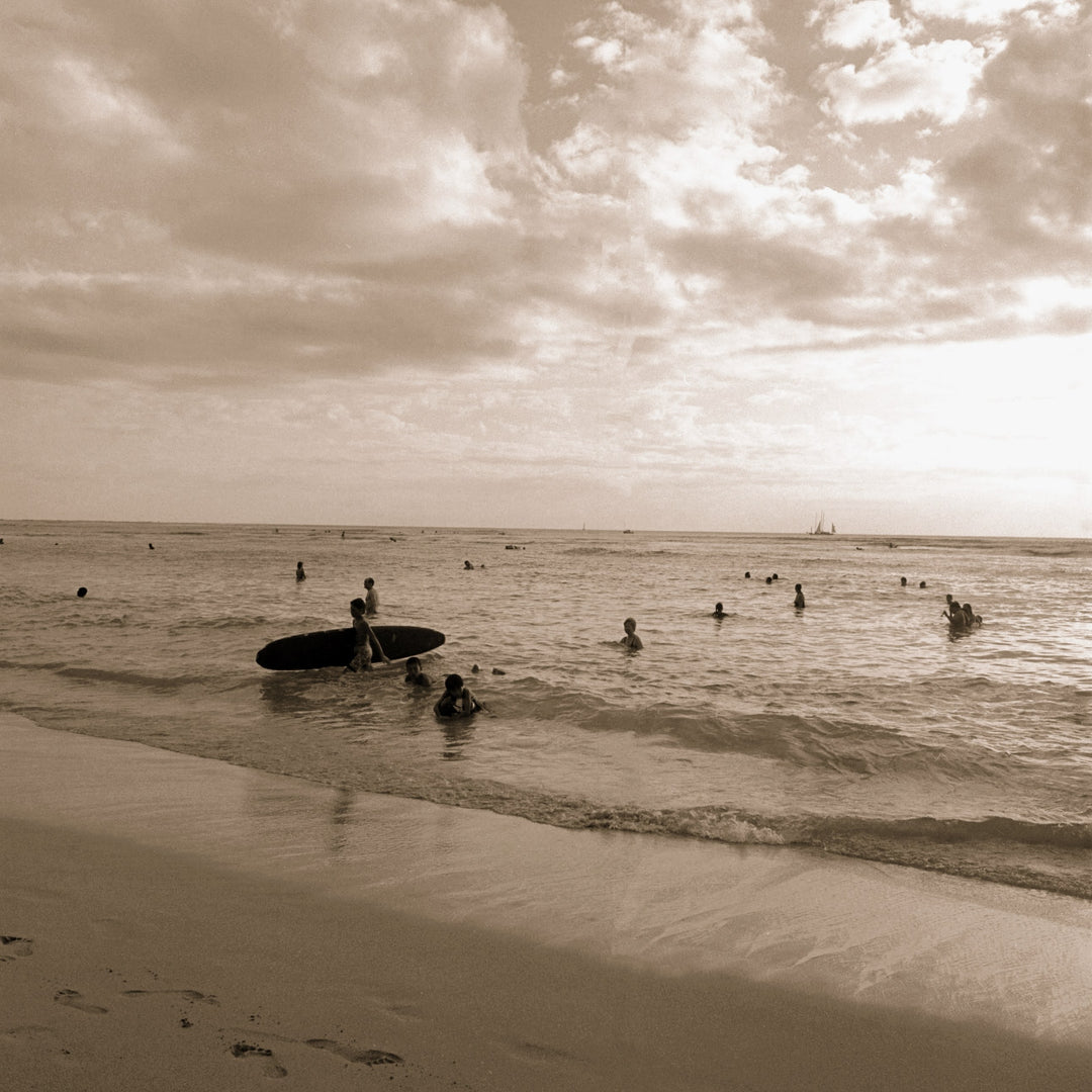 Waikiki Beach 1977 by Cathy Shine - Tiffany's Art Agency - Cathy Shine